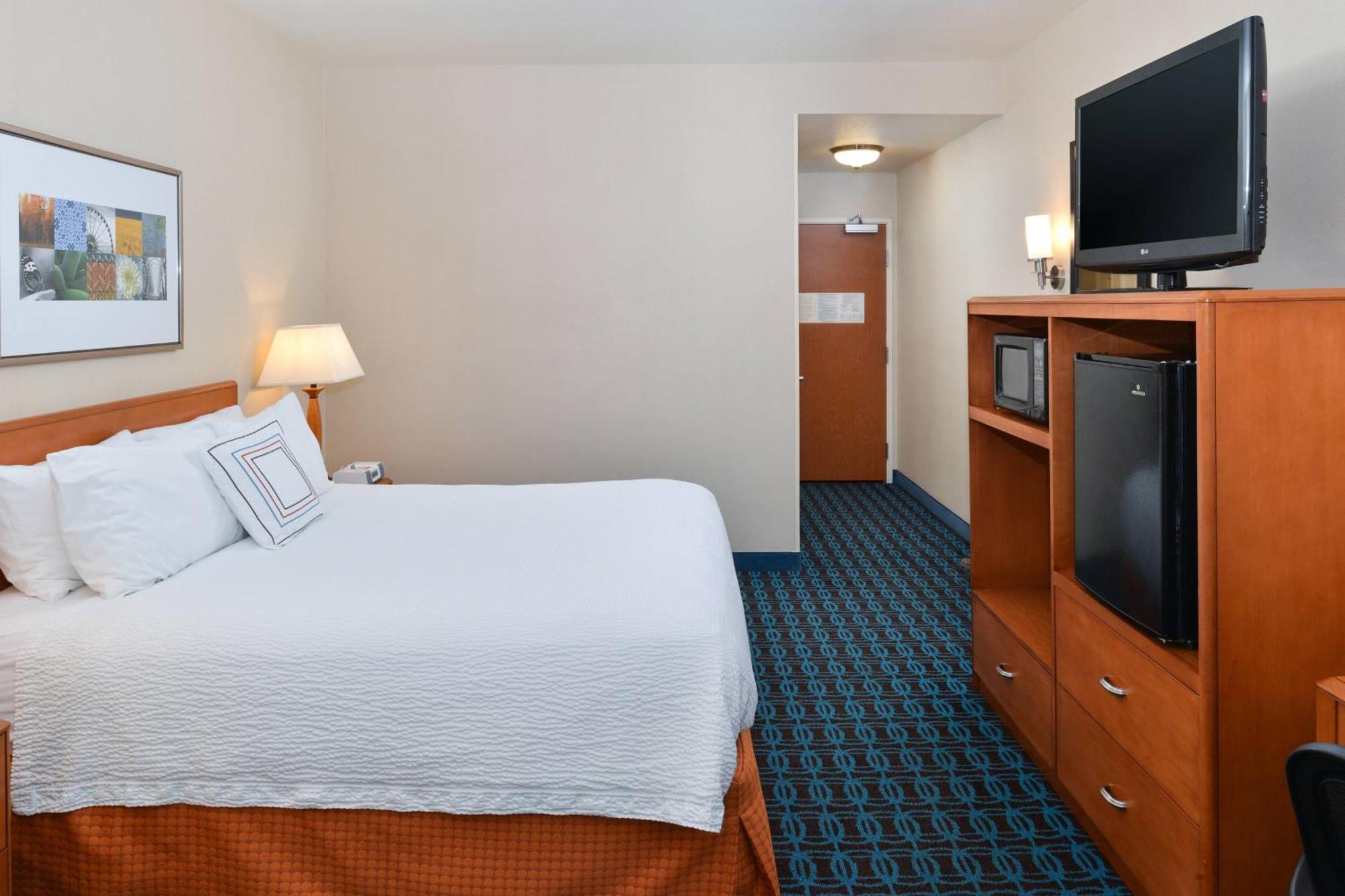 Fairfield And By Marriott Hotel Elk Grove