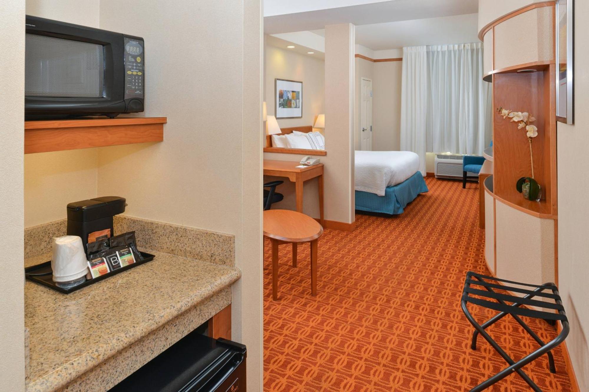 Fairfield And By Marriott 3* Elk Grove