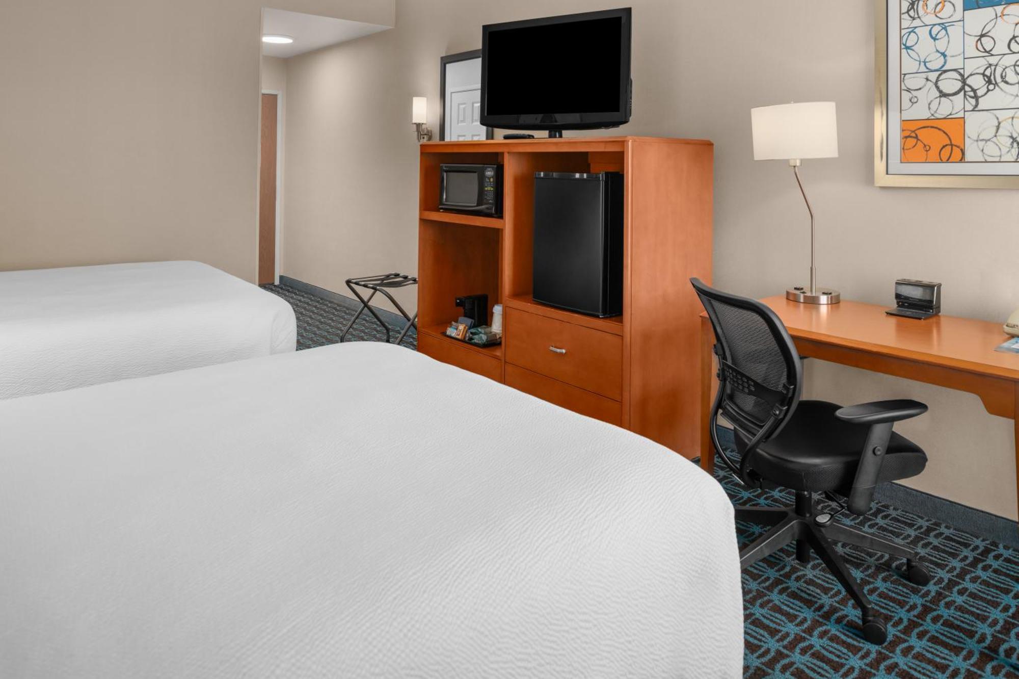 Hotel Fairfield And By Marriott 3*