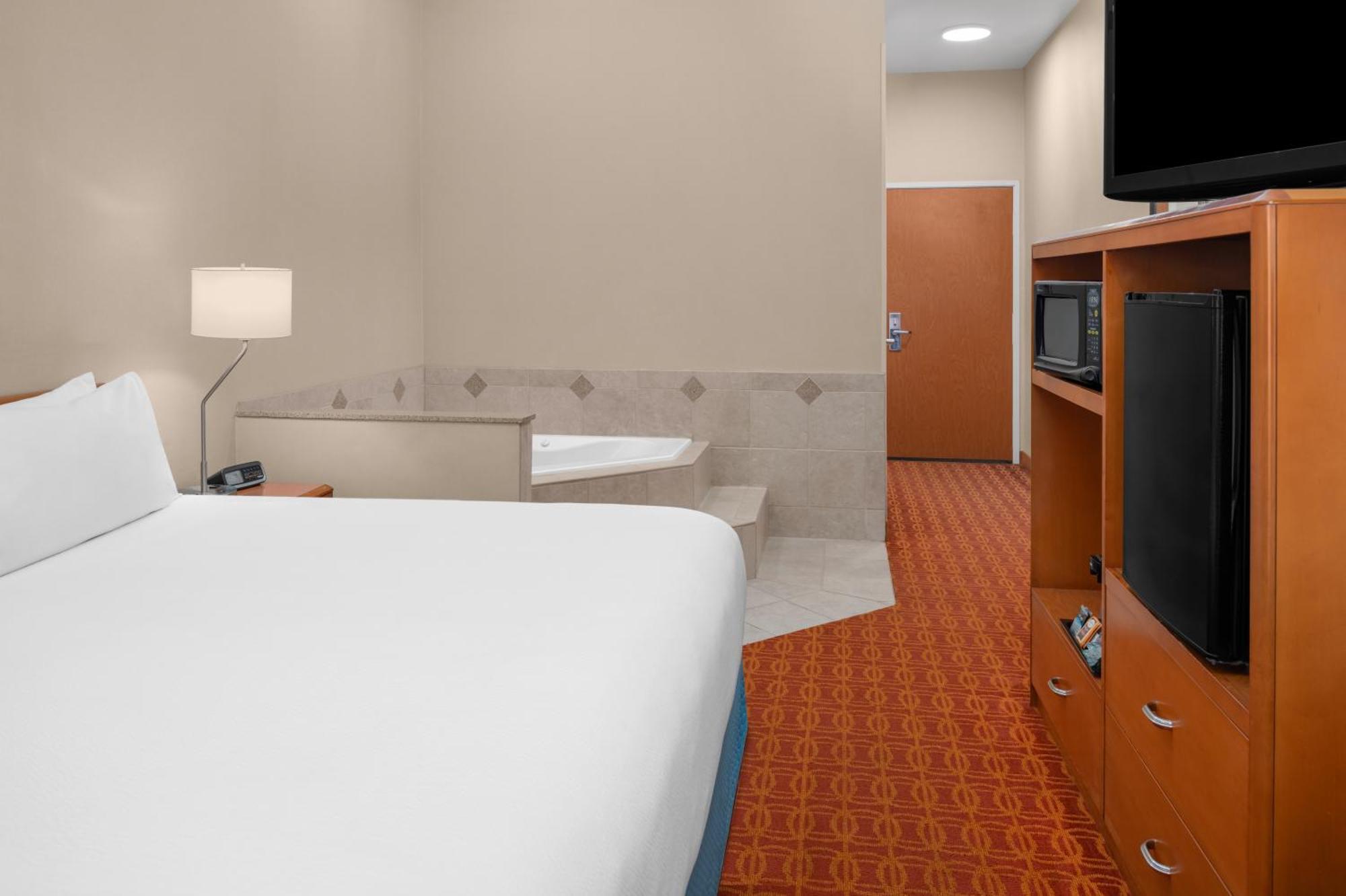 Hotel Fairfield And By Marriott Elk Grove