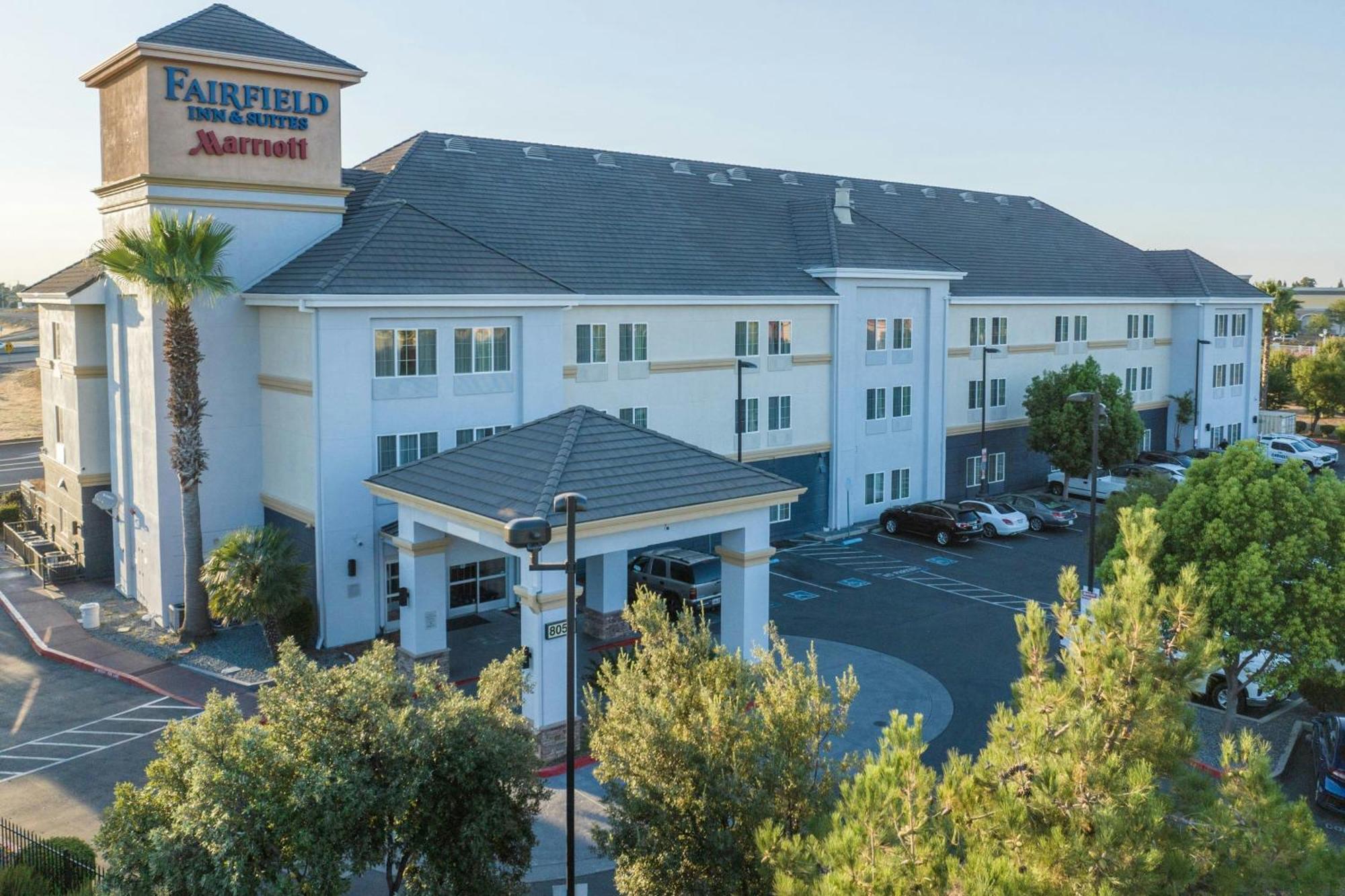 Hotel Fairfield And By Marriott 3*