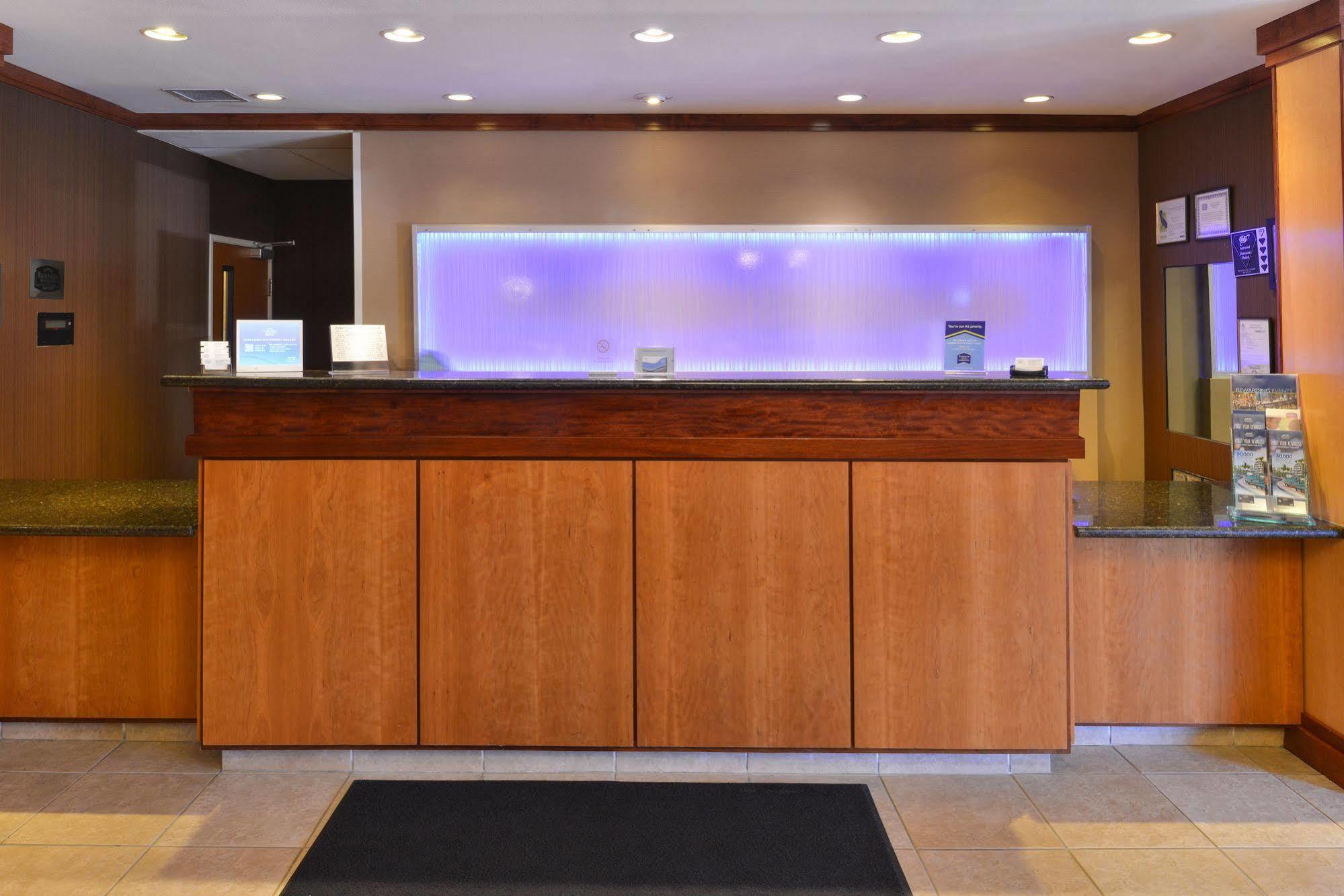 Hotel Fairfield And By Marriott 3*